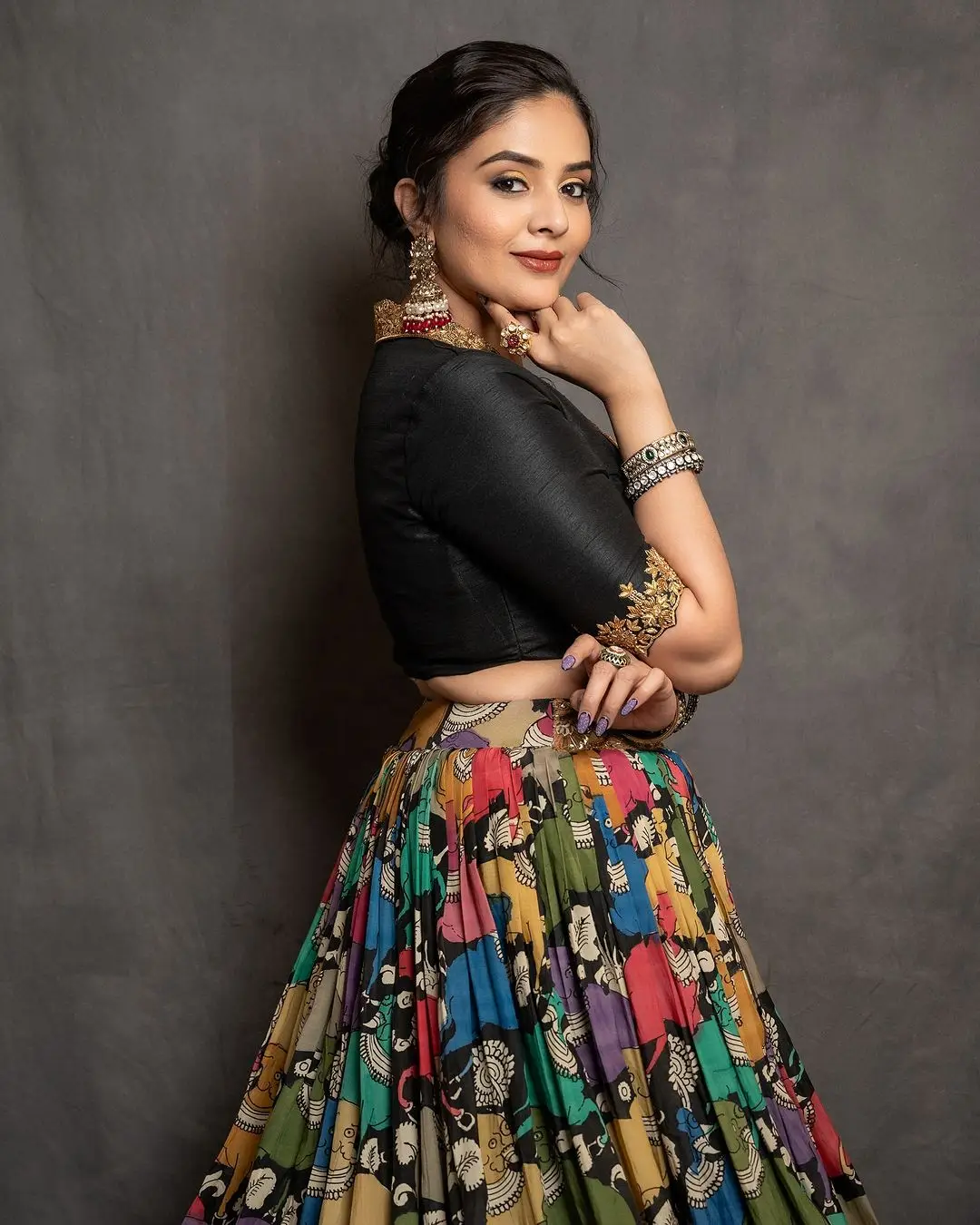 Maa TV Anchor Sreemukhi in Black Lehenga Choli